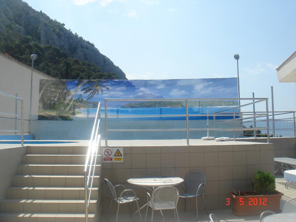 Aparthotel Pecic Gradac  Exterior photo
