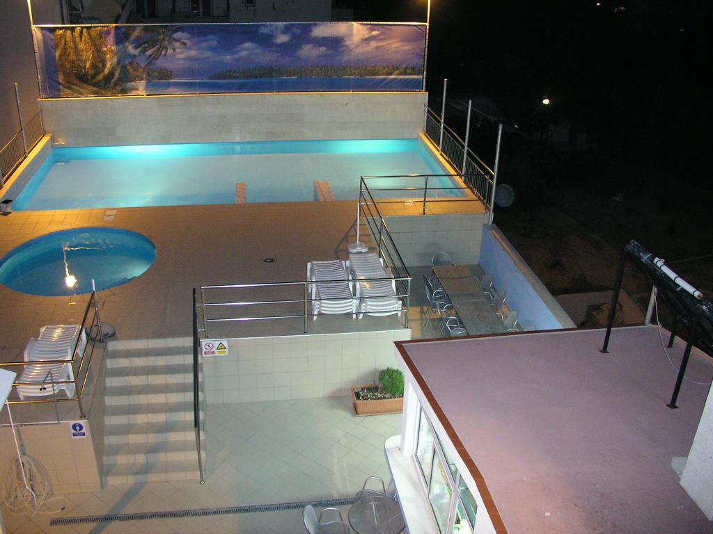 Aparthotel Pecic Gradac  Exterior photo